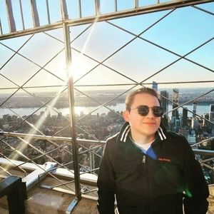 Meet your Posher, Simon